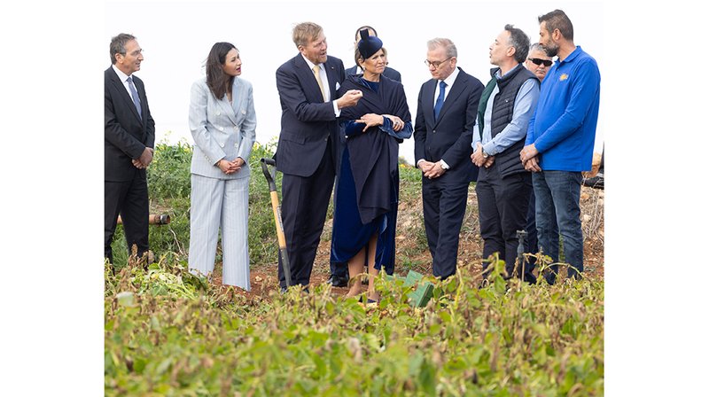 King of Netherlands at potato plant 2